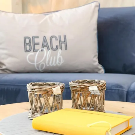 Oewern Diek App 10 Wustrow (Fischland)